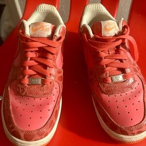 Nike women’s 8. Nike Air Force. Pink Red and Orange Sneakers